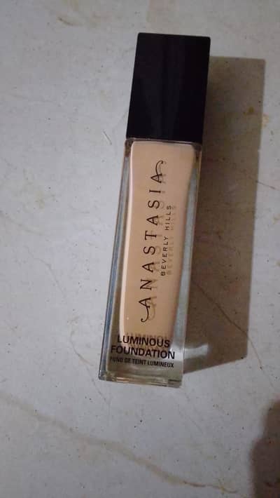 concealer, contour kit, stick,maskara, eyebrow gell, eyebrow brush etc