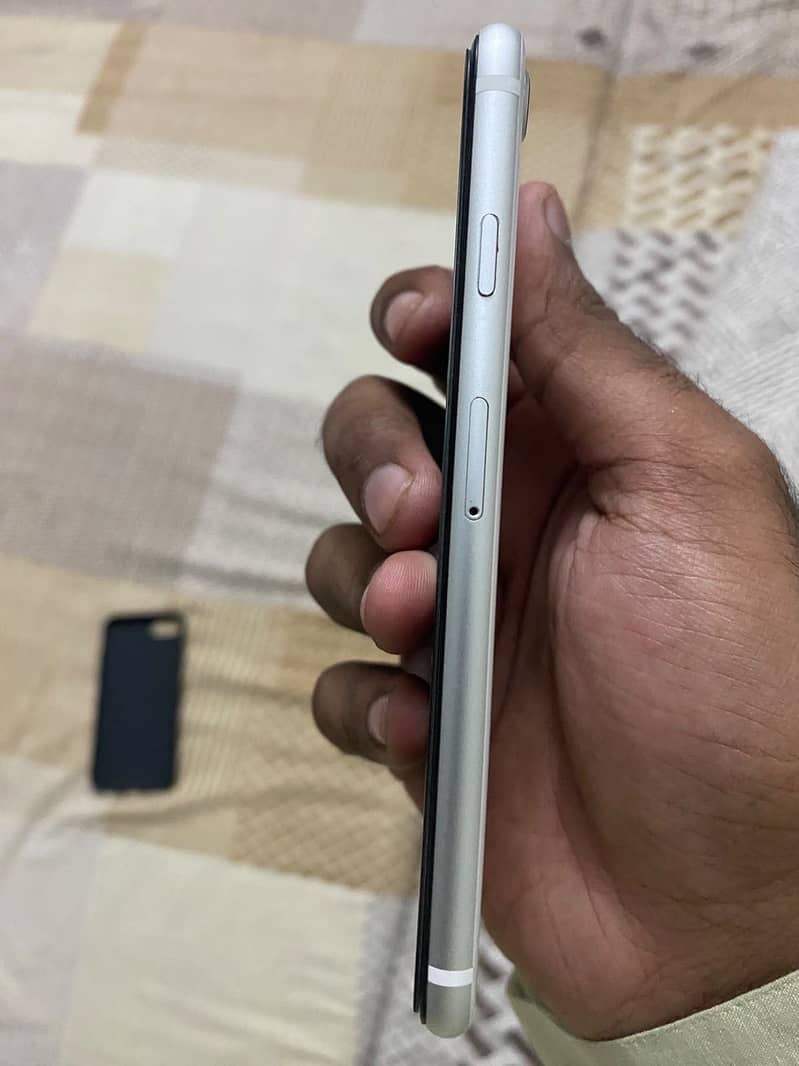 Apple iPhone SE 3