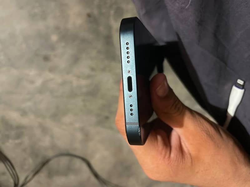Apple iPhone 14 3