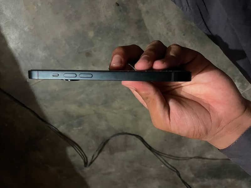 Apple iPhone 14 5