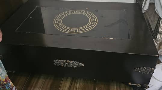 centre table with two side tables