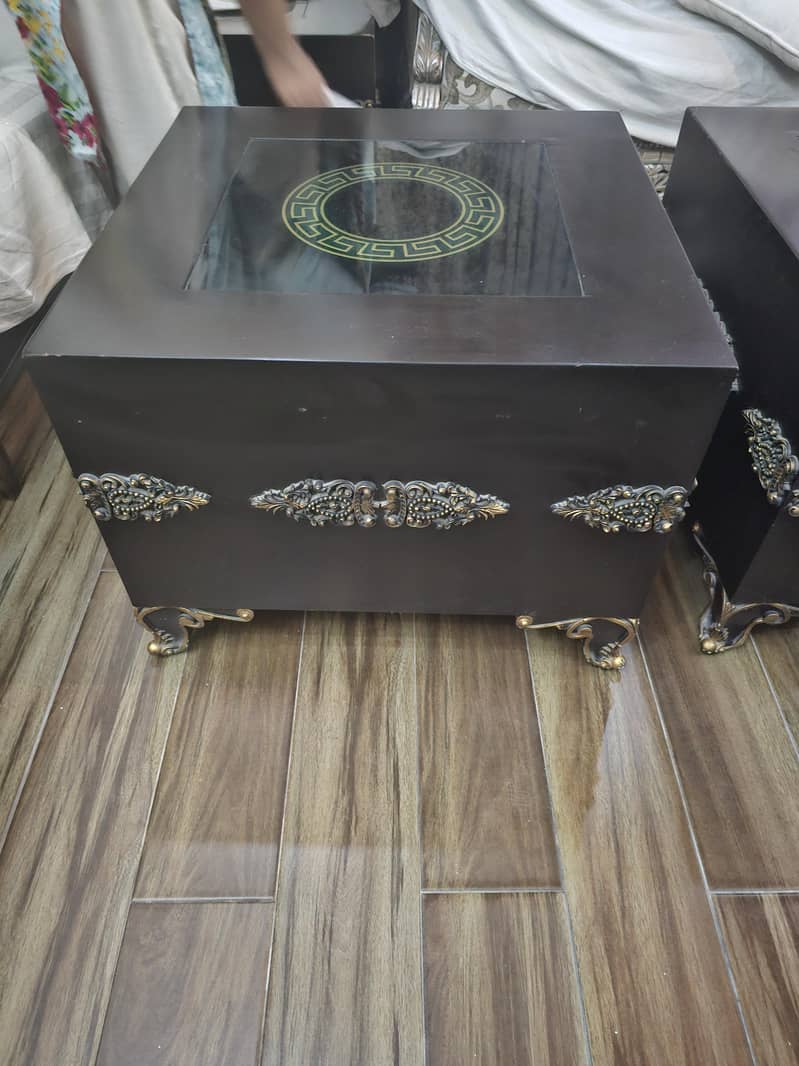 centre table with two side tables 1