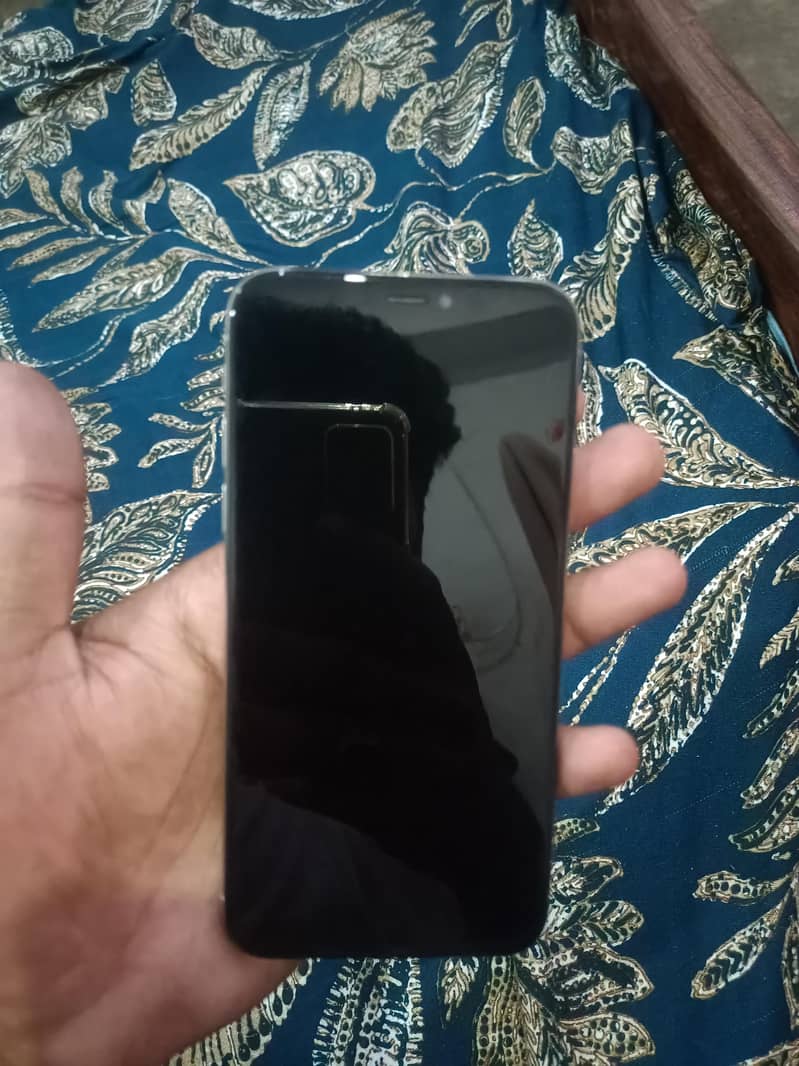Apple iPhone X 4