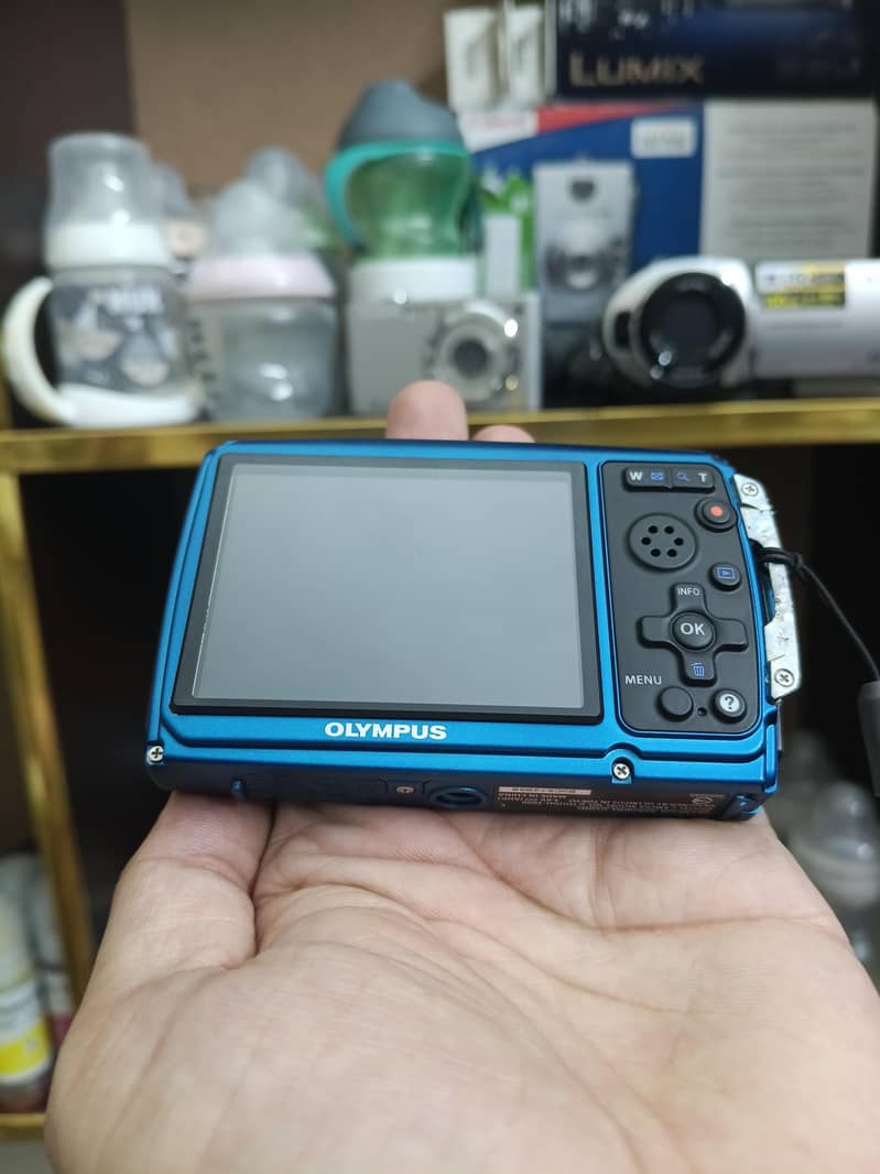 Olympus Stylus Though 12 Megapixels Digital Camera 0