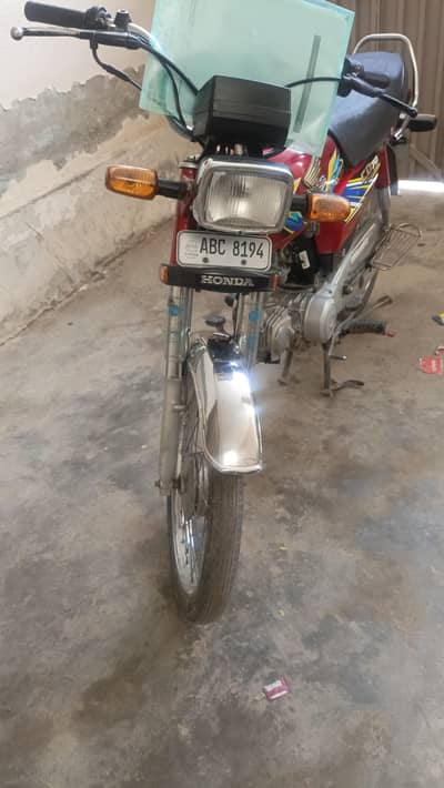 Bike one hand use ha office worke ky lia use hoti ha bx