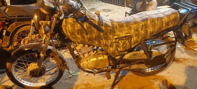 Suzuki gs150 model 2015/12month Karachi