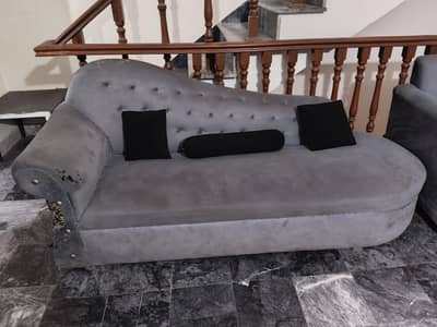 dewan and l sofa