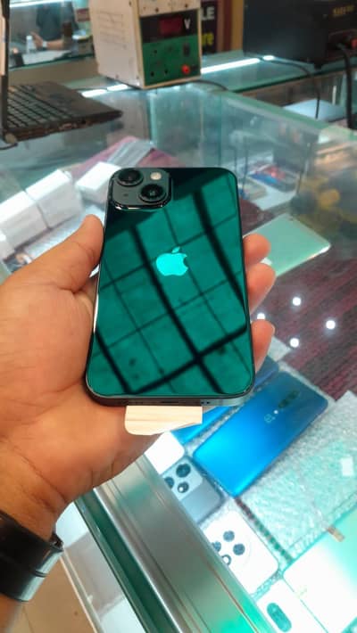 Apple iPhone 13
