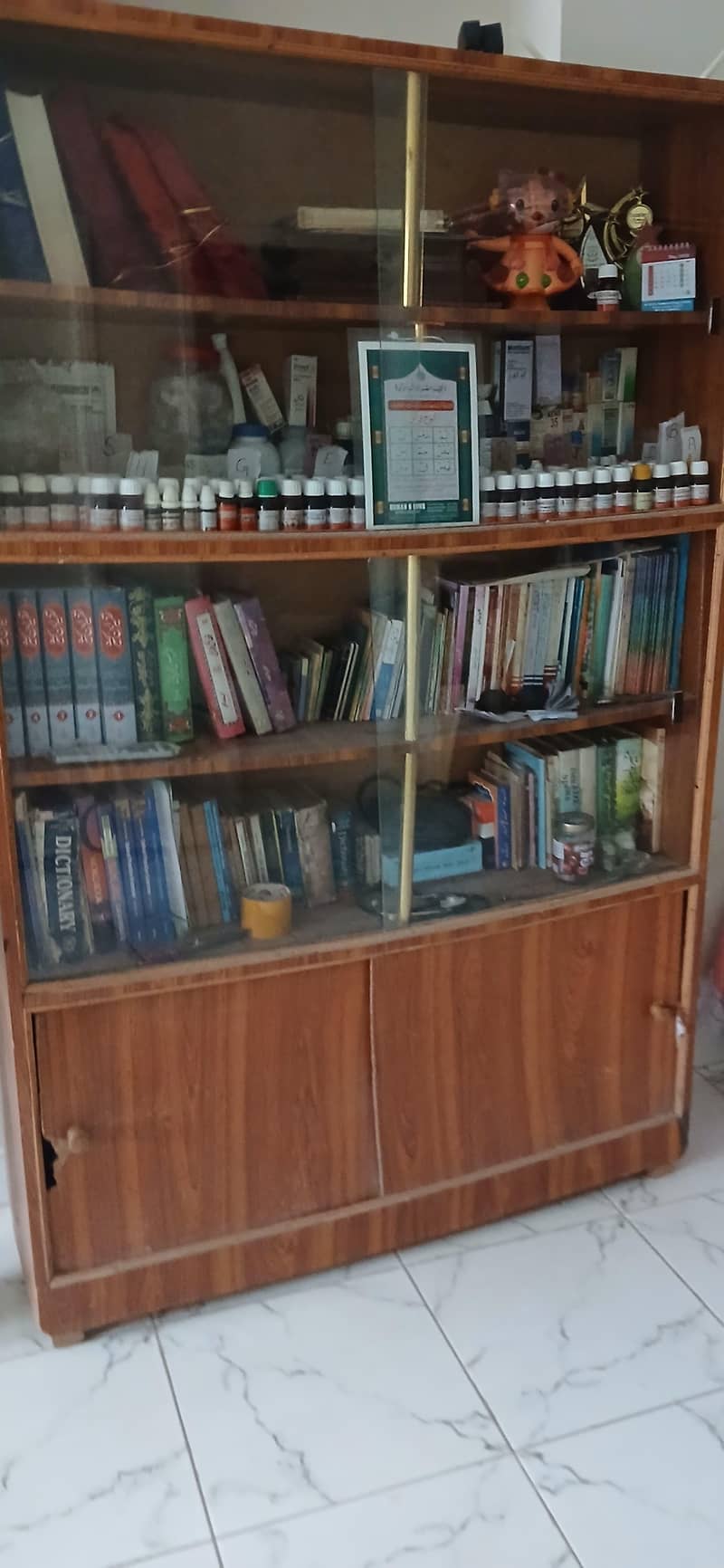 Bookcase 0