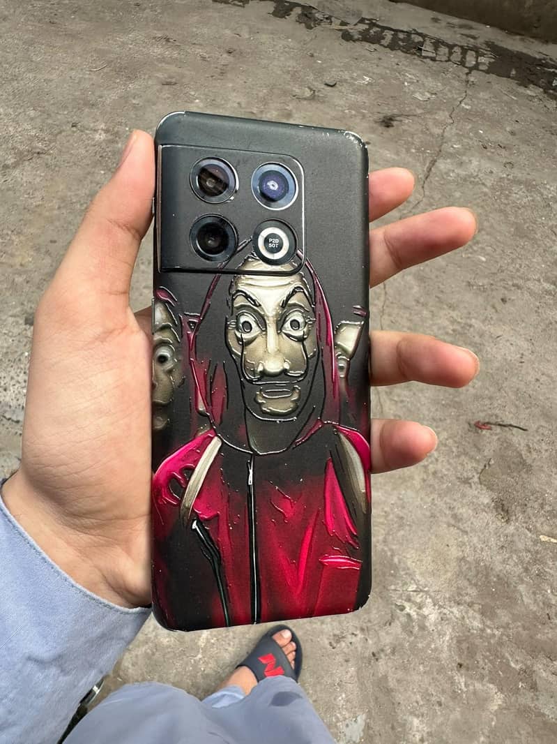 One Plus 10 Pro 4