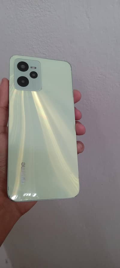 realme C35
