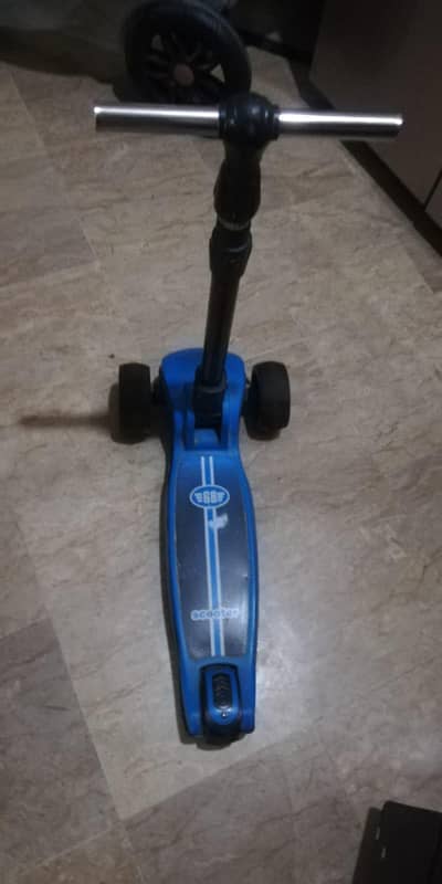 Kids 3 wheels scooty