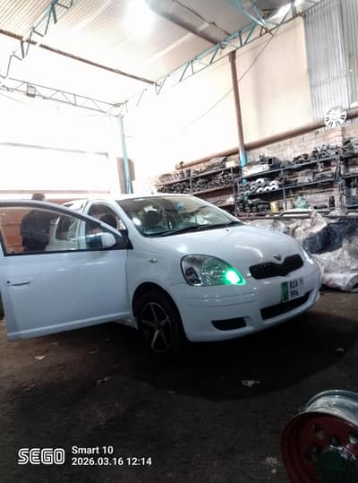 Toyota Vitz 2000