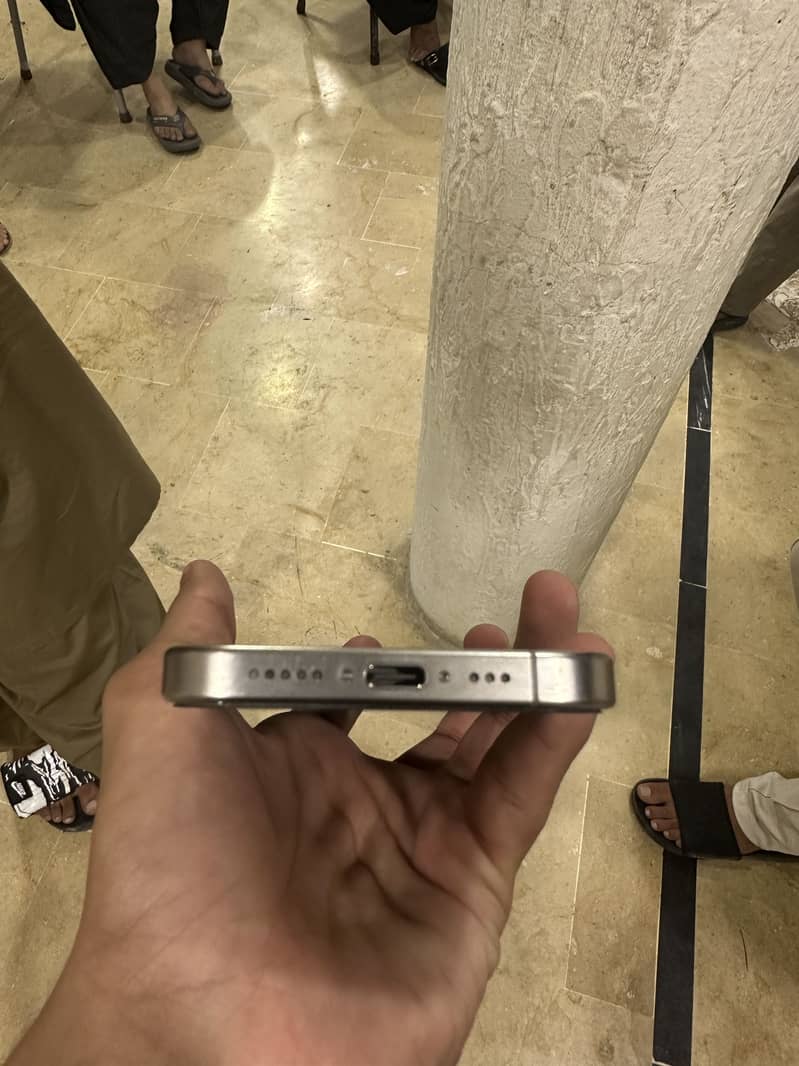 Apple iPhone 15 Pro 5