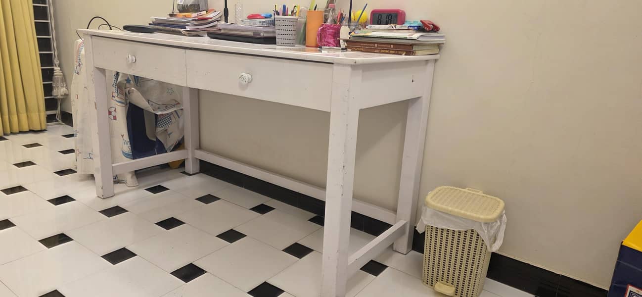 Study table & chair 3