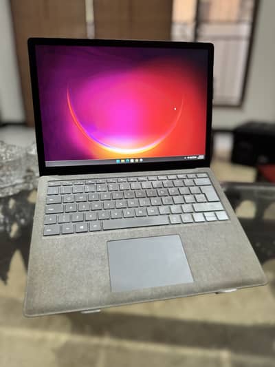 Microsoft Surface Laptop 2 Core i5-8 generation 8Gb Ram