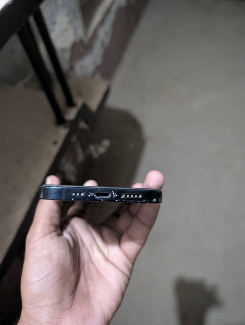iPhone 12 1