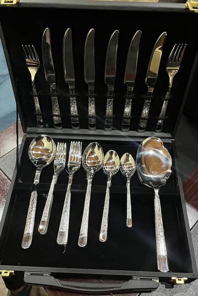 premium cutlery set with brief case