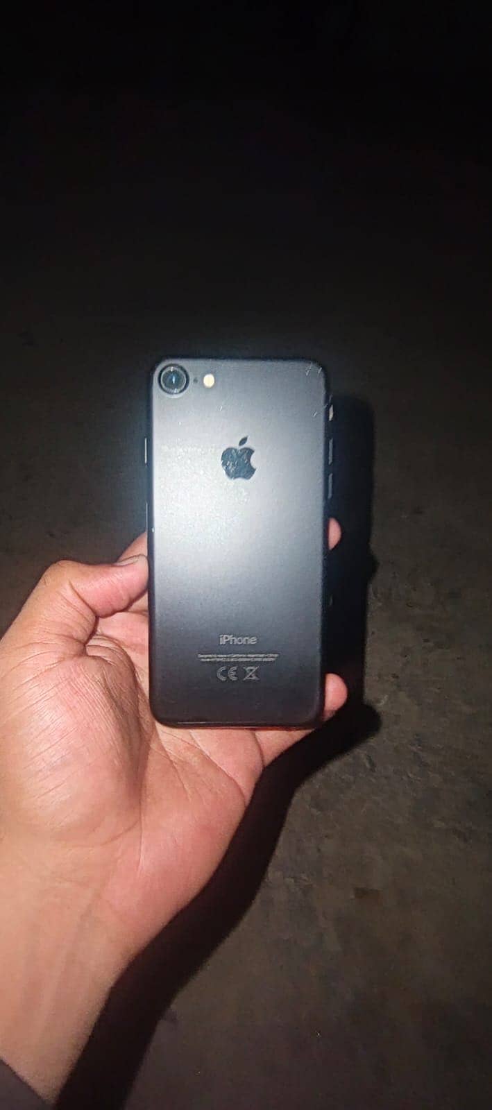 Apple iPhone 7 0
