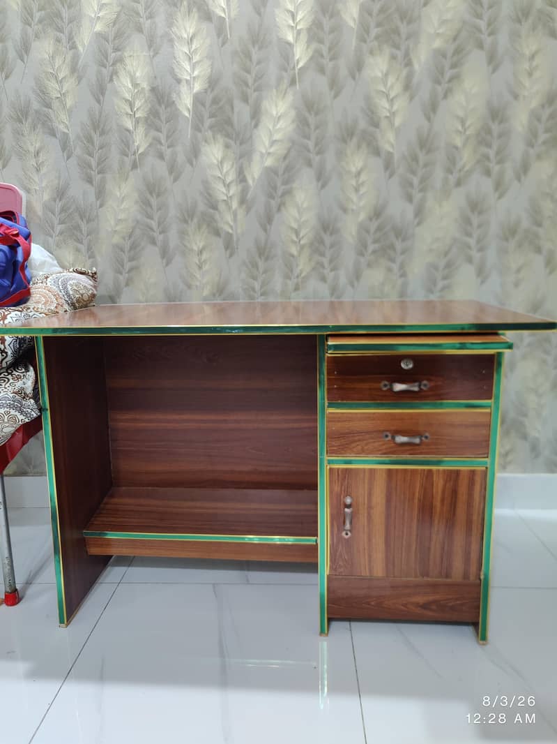 computer table new 4 first time use 1