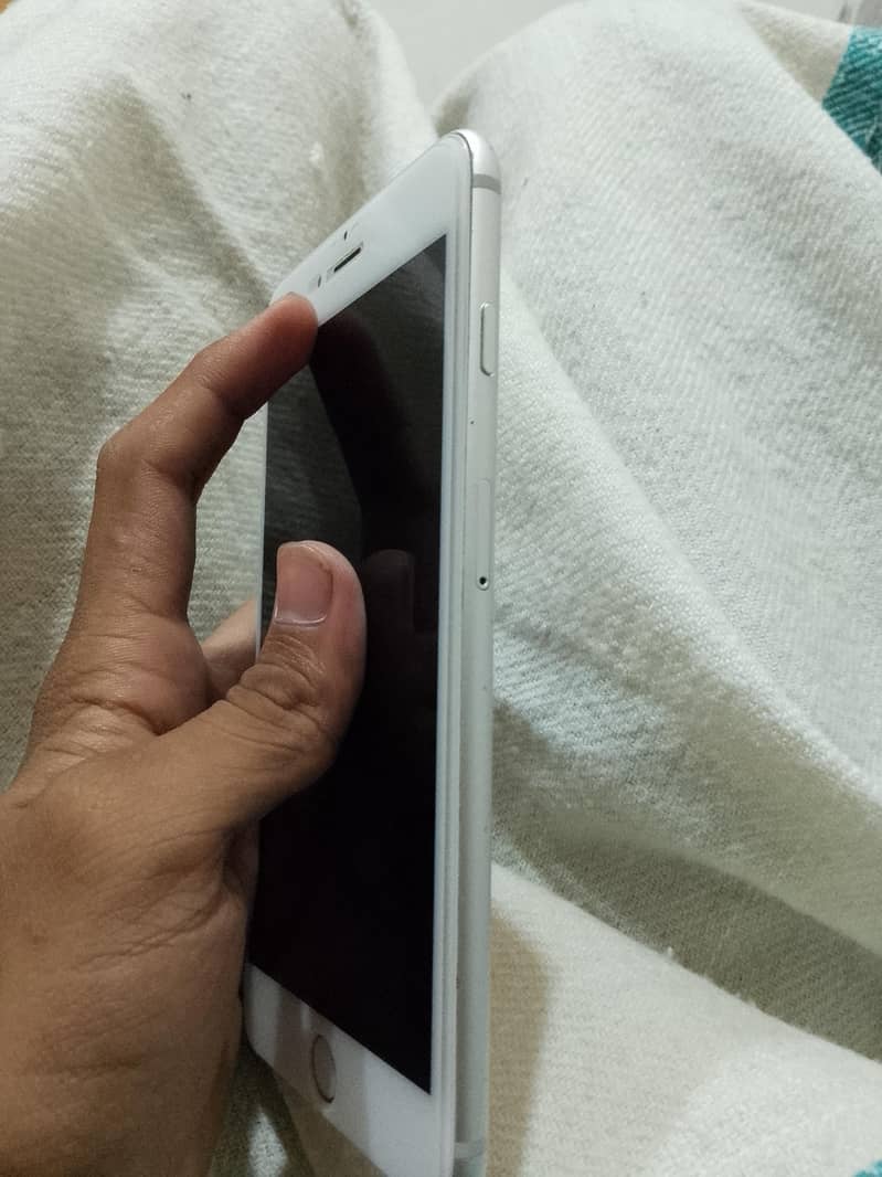 Apple iPhone 6 Plus 3