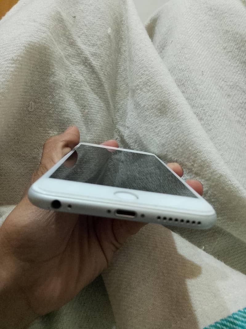 Apple iPhone 6 Plus 4