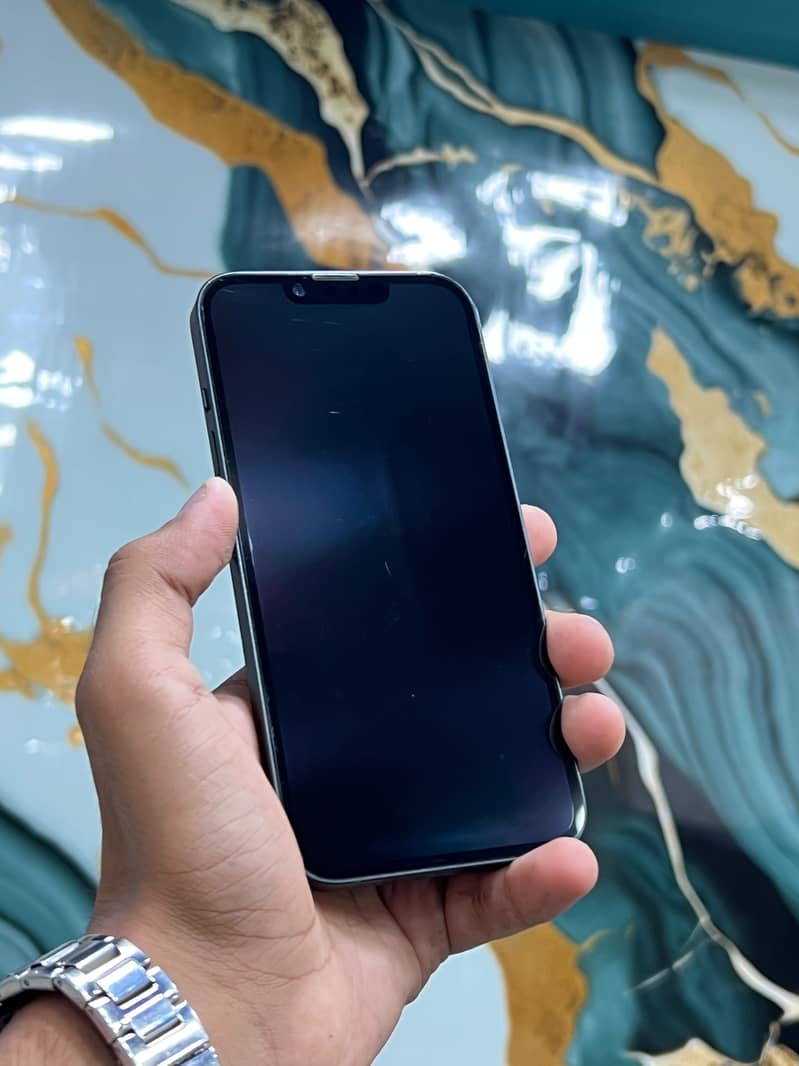 Apple iPhone 14 3