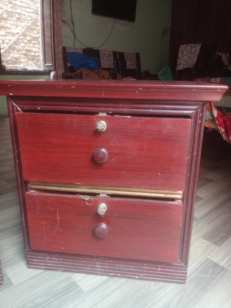 SIDE TABLE 1