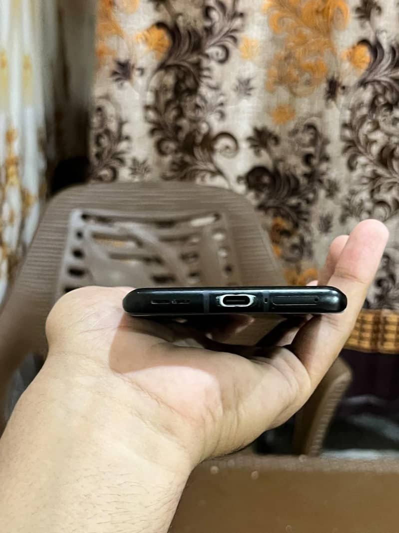 One Plus 10 Pro 4