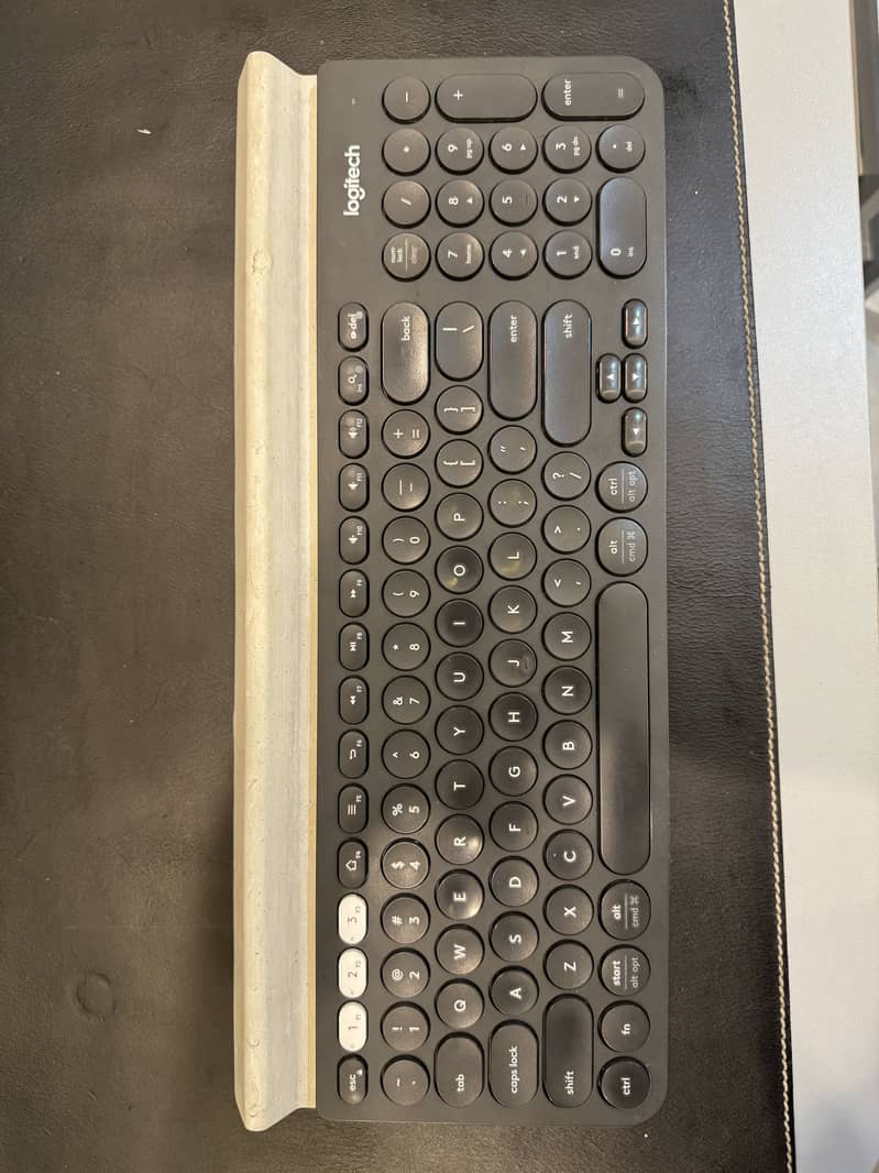 Logitech K780 keyboard - Multi Device Bluetooth keyboard 1