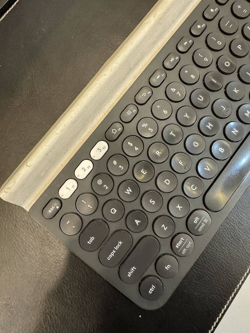 Logitech K780 keyboard - Multi Device Bluetooth keyboard 4