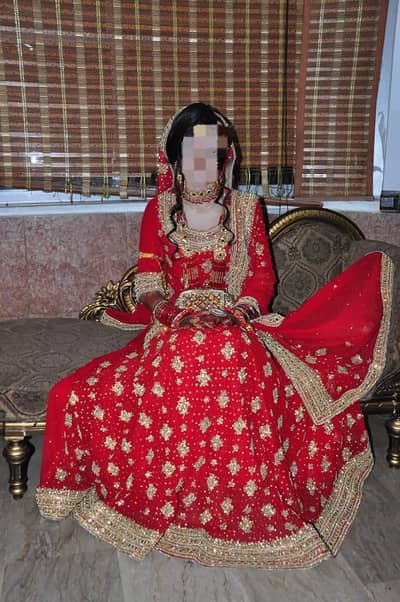 Heavy Bridal Lahenga For Sale | Excellent Condition|Custome Stich.