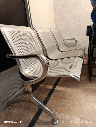 3-seater waiting bench