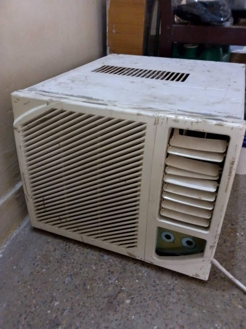 window AC 0