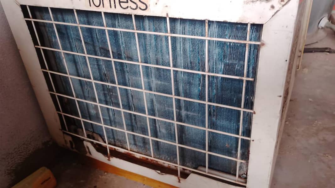window AC 1