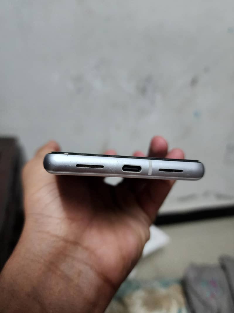 Google Pixel 7 4