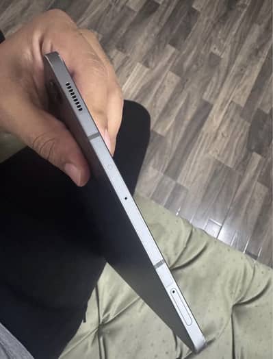 Samsung tab S9 FE 6/128gb like new
