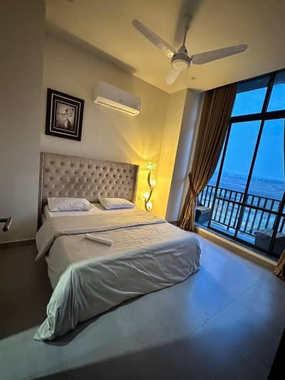 Daily & Weekly Basis Two Bedrooms Fully Furnished Luxury Apartments Available For Rent Gulberg greens Islamabad Project : Sky Park One
