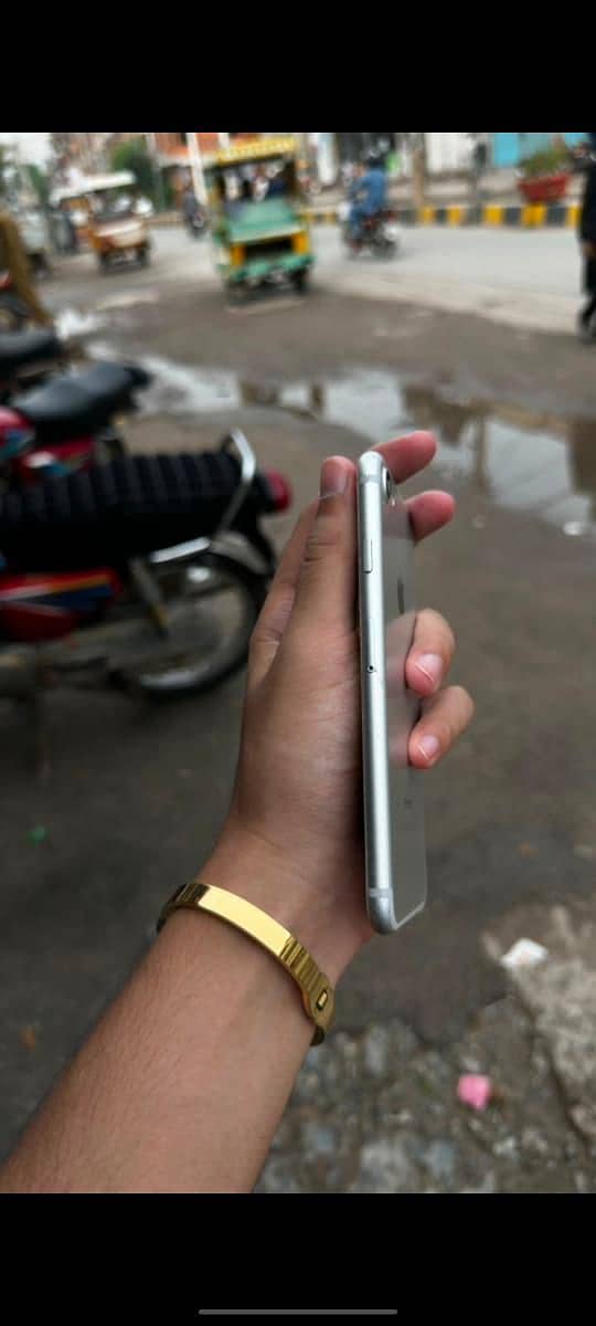 Apple iPhone 7 9