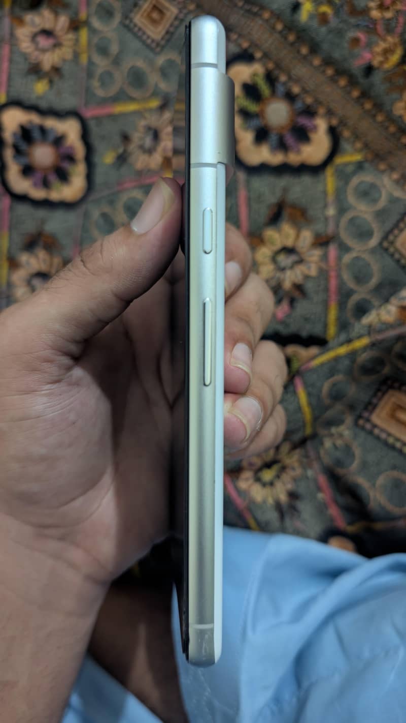 Google Pixel 7 3