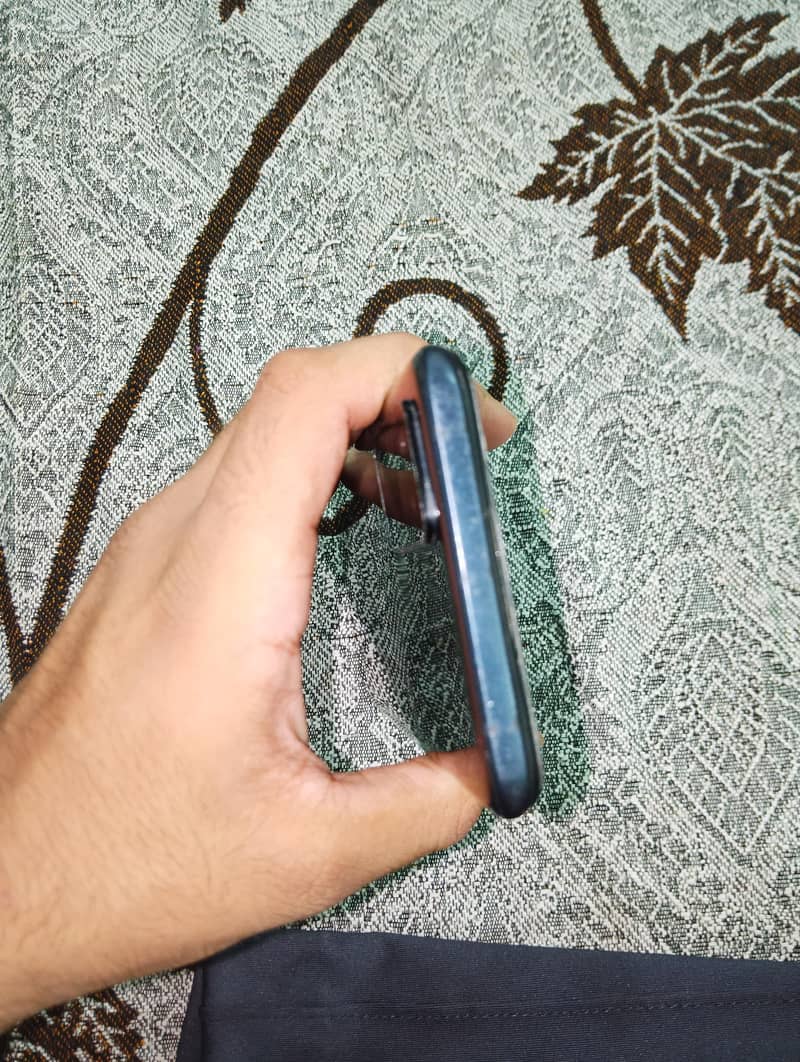 OPPO A54 4