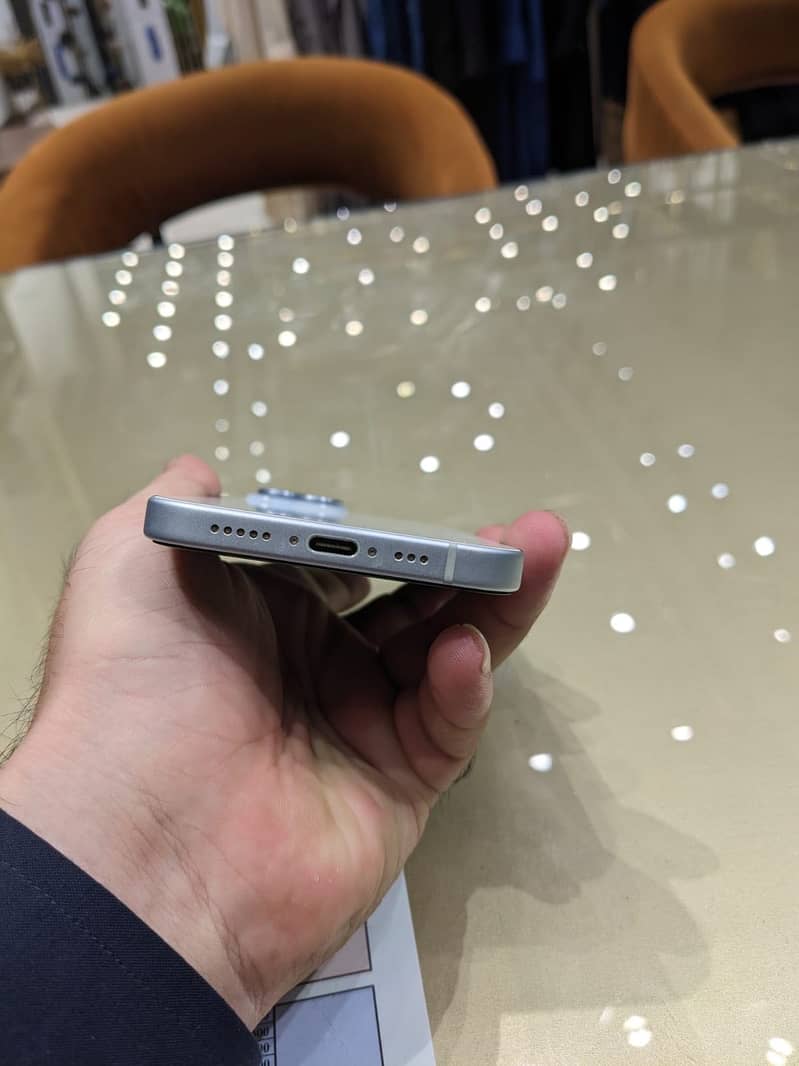 Apple iPhone 15 7