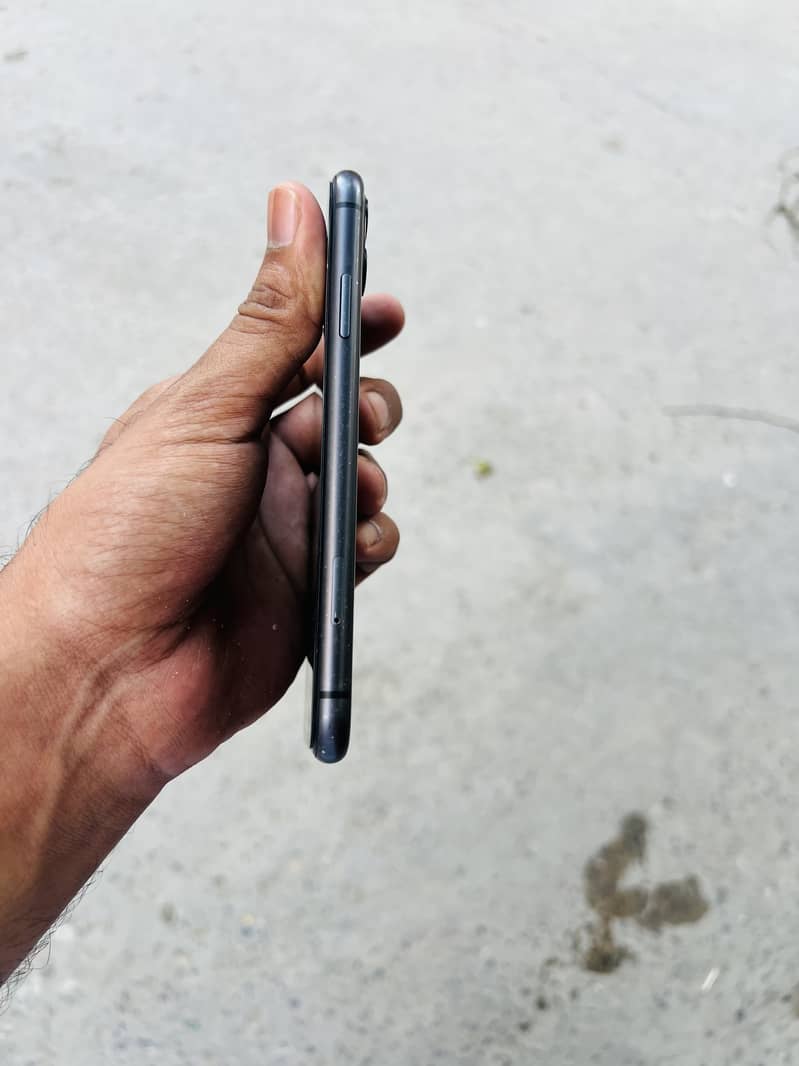 Apple iPhone 11 1