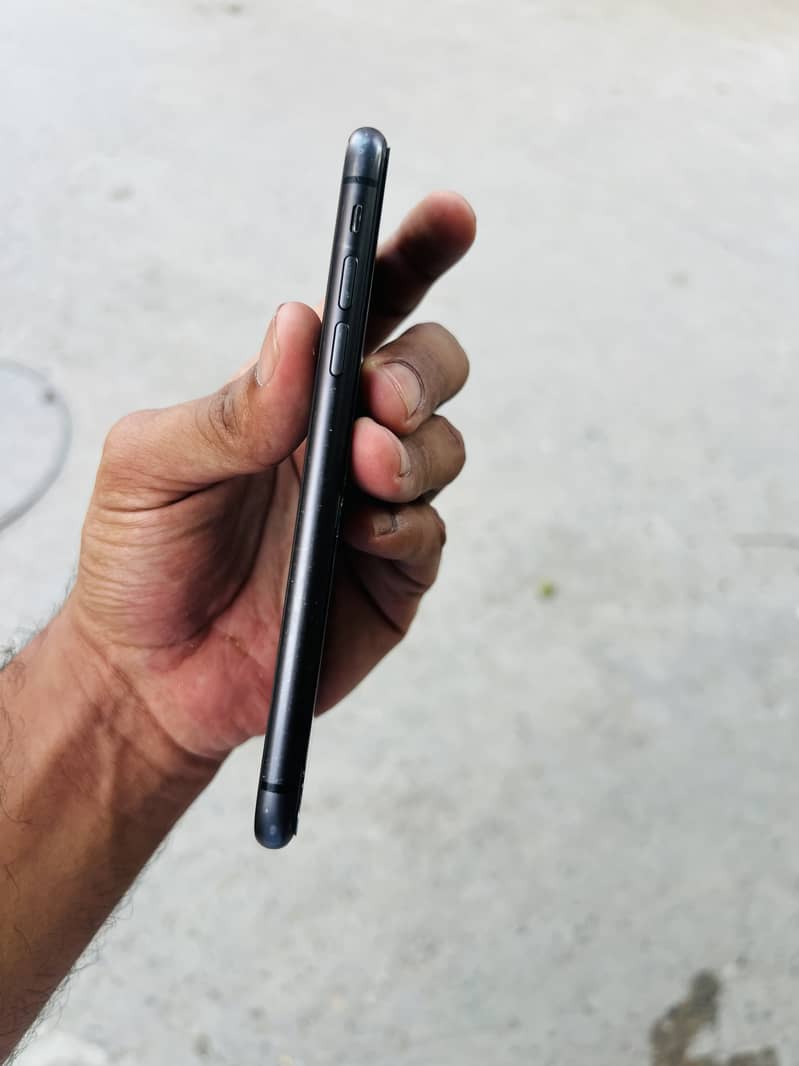 Apple iPhone 11 2