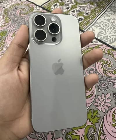 Apple iPhone 15 Pro Natural titanium