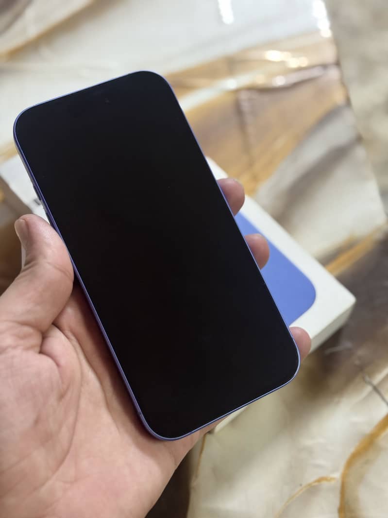 Apple iPhone 16 2