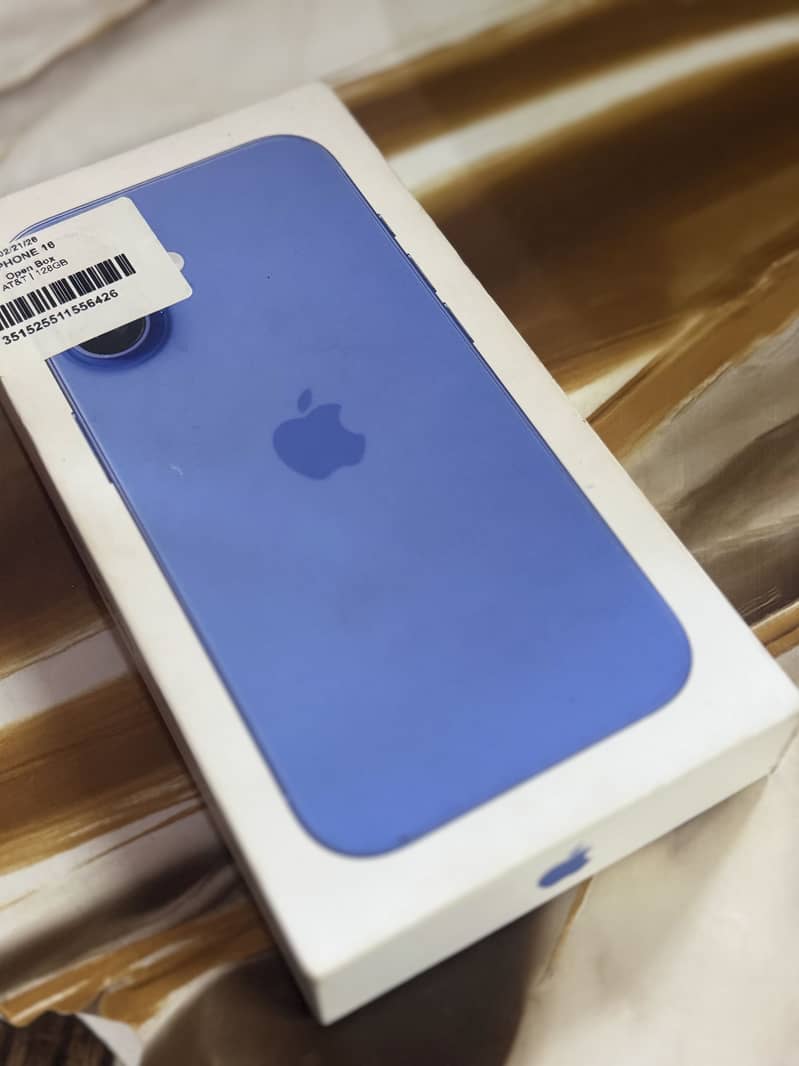 Apple iPhone 16 8