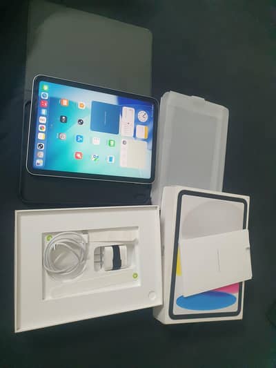 Apple iPad 11th Generation 128GB silver Warranty  10/10 | Complete Box