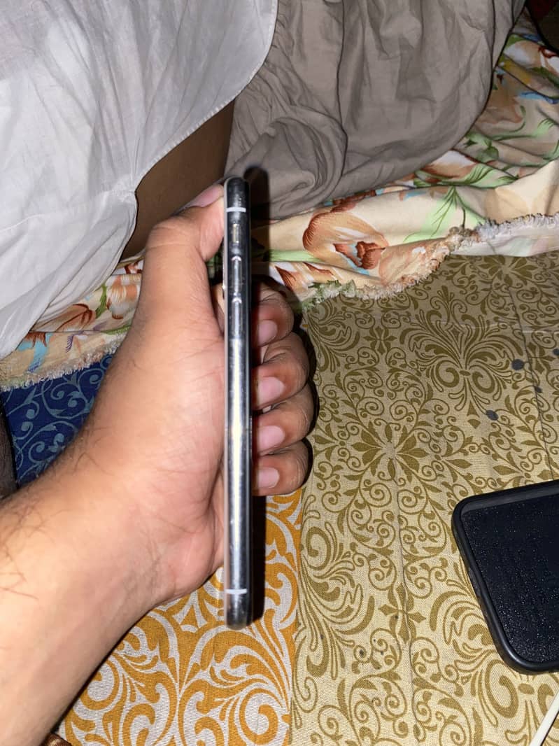Apple iPhone X 6