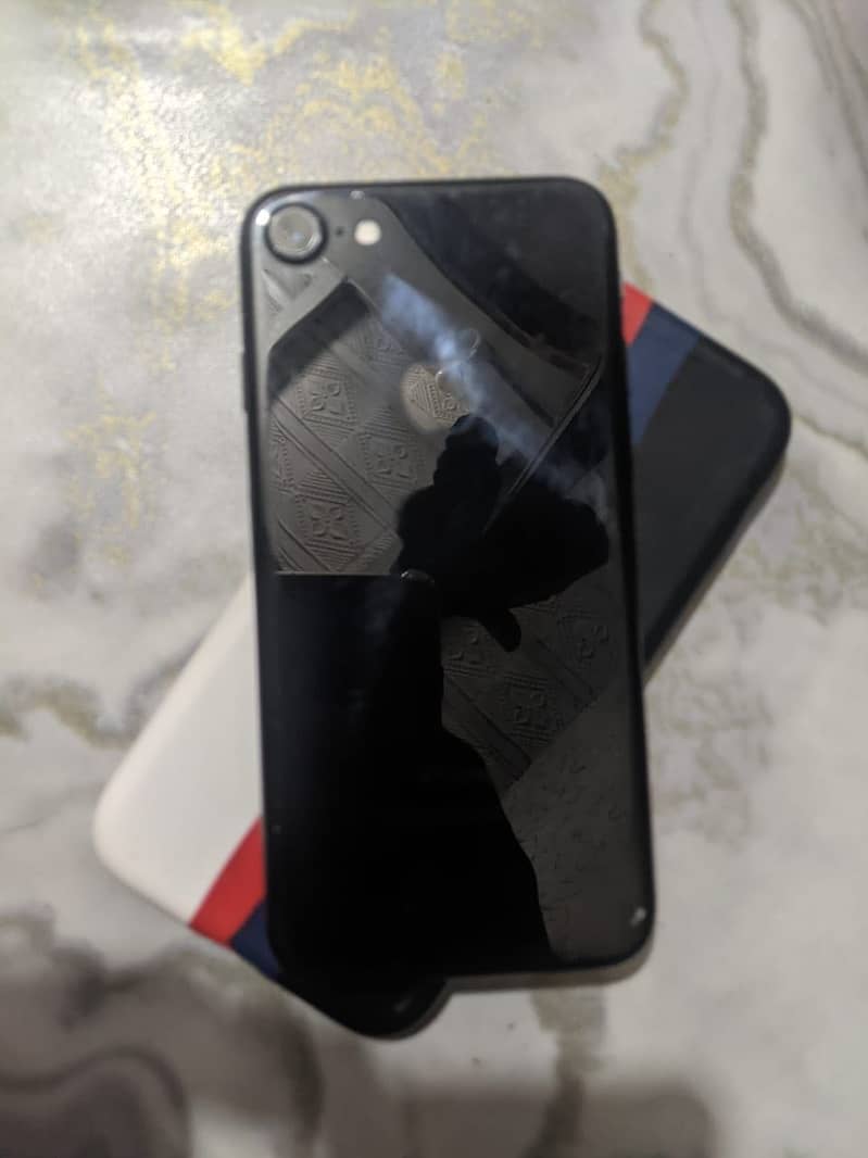 Apple iPhone 7 0